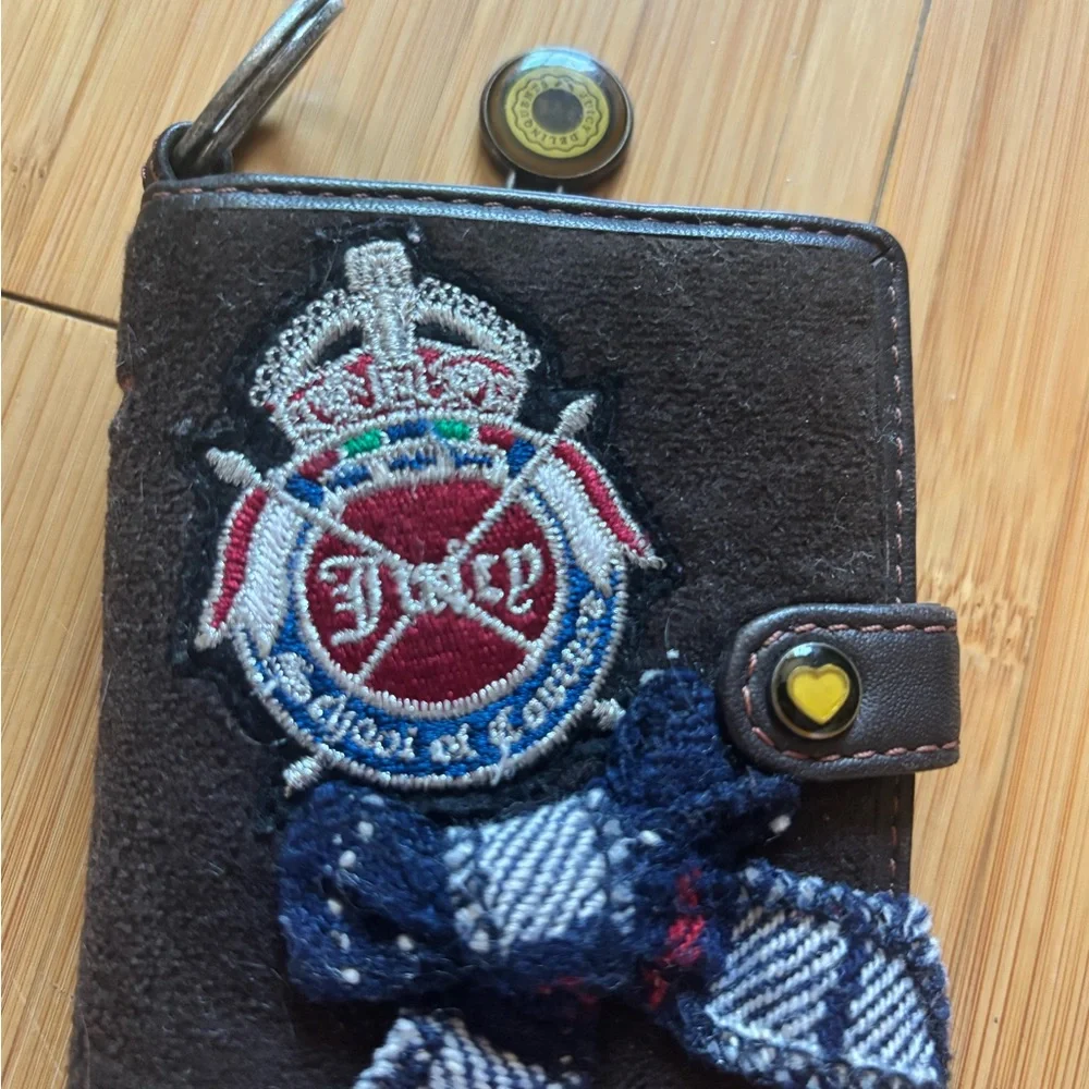 Juicy Couture Black Key & Card Holder with Embroidered Crest - Picture 2 of 7